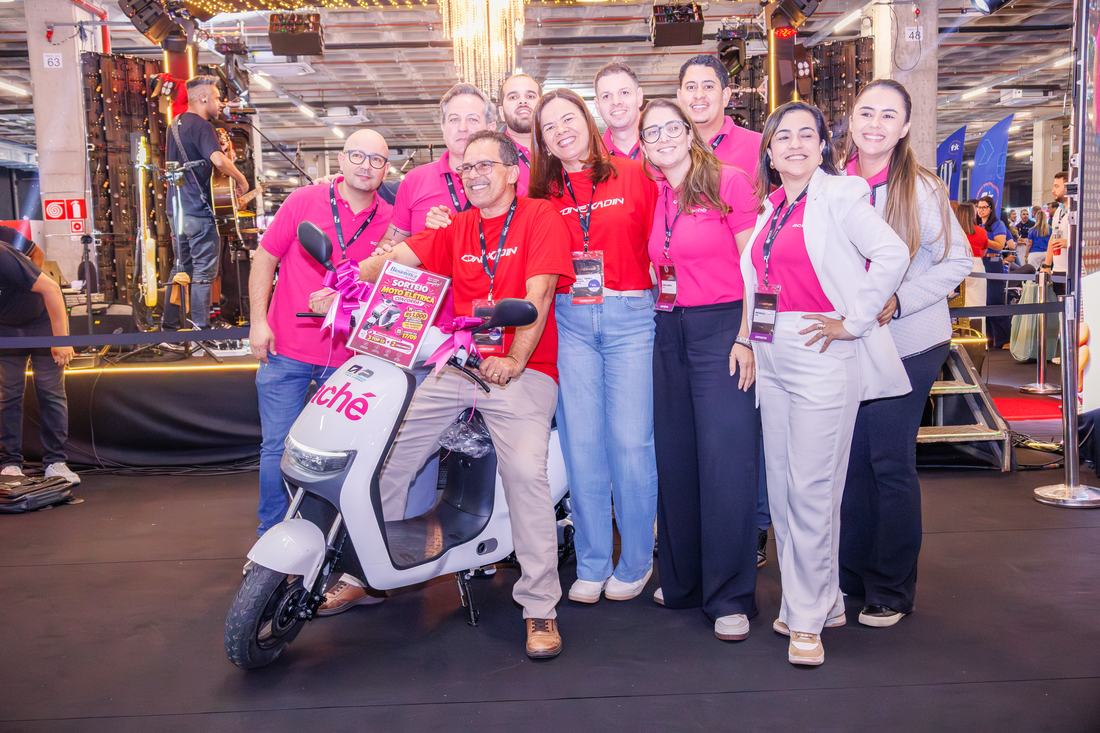 Ativação de marca da Aché com sorteio de scooter